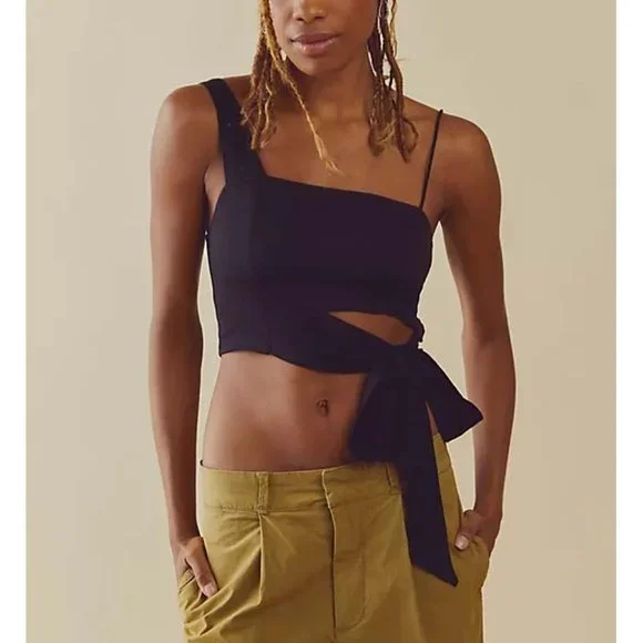 🎉LAST CHANCE🎉 NWT Free People Mila Top / Black - Picture 1 of 9